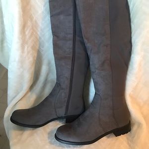 Liz Claiborne Knee High Boots Size 6  NWT